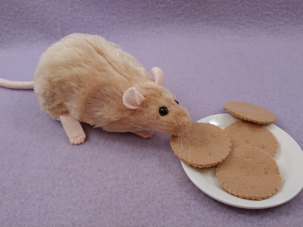 Beige Berkshire Rat Plushie
