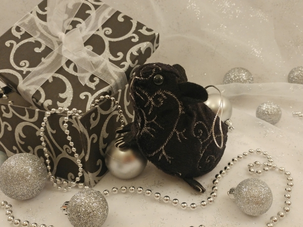 Black Velvet Guinea Pig Ornament