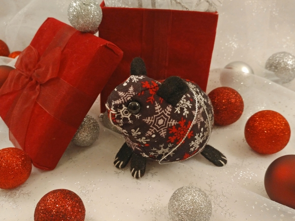 Black with Red & Silver Snow Guinea Pig Ornament