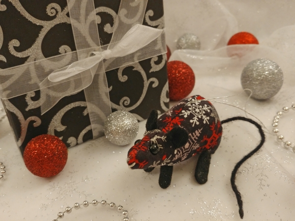 Black with Red & Silver Snow Mouse/Rat Ornament