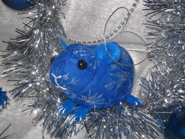 Blue & Silver Guinea Pig Ornament