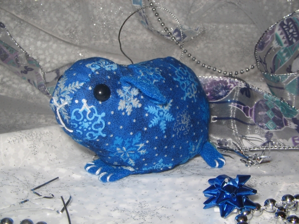 Blue Snowflakes Guinea Pig Ornament