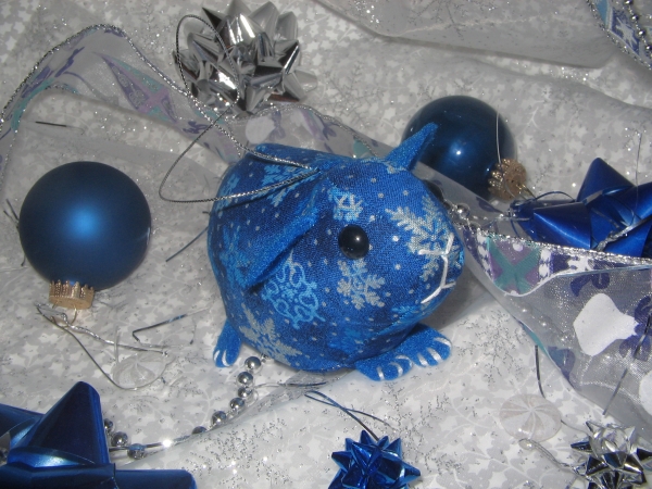 Blue Snowflakes Guinea Pig Ornament