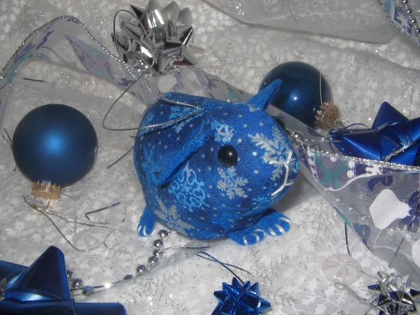 Blue Snowflakes Guinea Pig Ornament