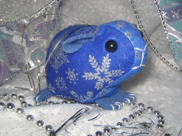 Blue Snowflakes 2 Guinea Pig Ornament