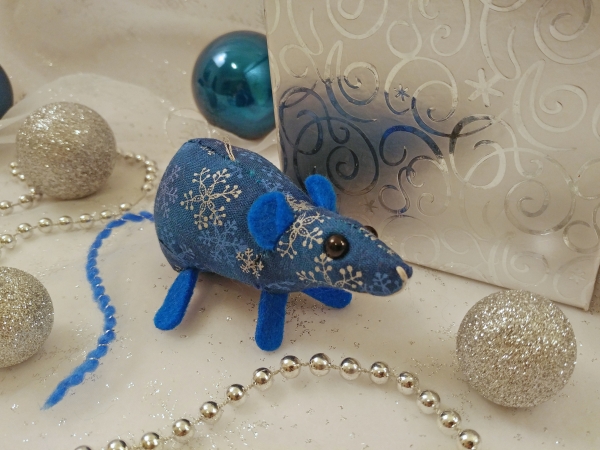 Blue Snowflakes Mouse/Rat Ornament