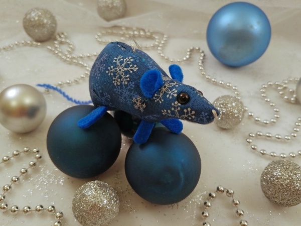 Blue Snowflakes Mouse/Rat Ornament
