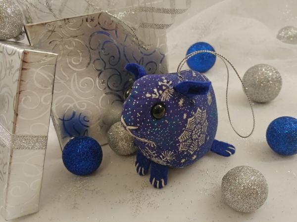 Dark Blue with Silver Snow Guinea Pig Ornament