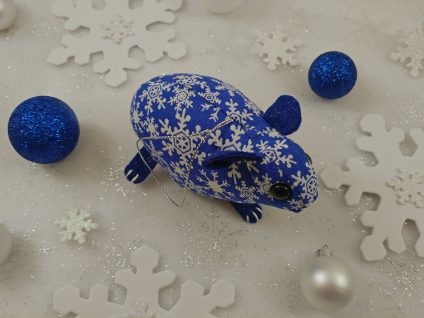 Dark Blue with White Snow Guinea Pig Ornament