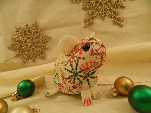 Gold, Red, & Green Snowflakes Guinea Pig Ornament