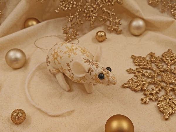 Gold Snowflakes 2 Mouse/Rat Ornament