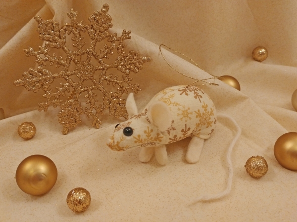 Gold Snowflakes 2 Mouse/Rat Ornament