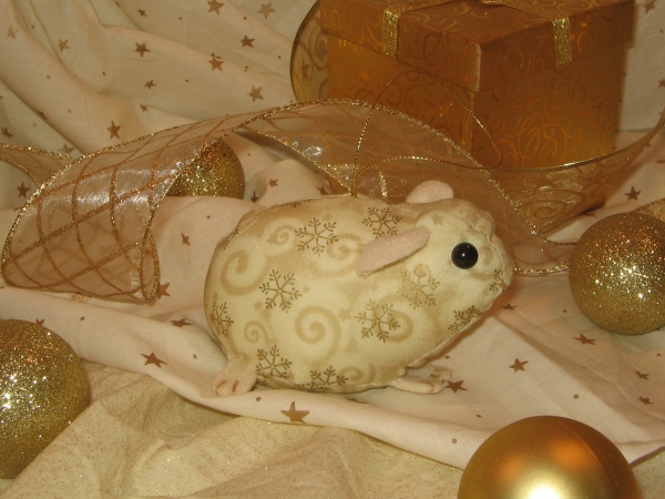 Gold Snowflakes Guinea Pig Ornament