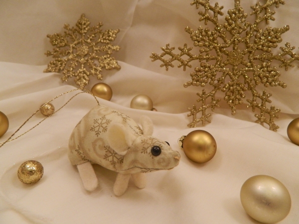 Gold Snowflakes Mouse/Rat Ornament