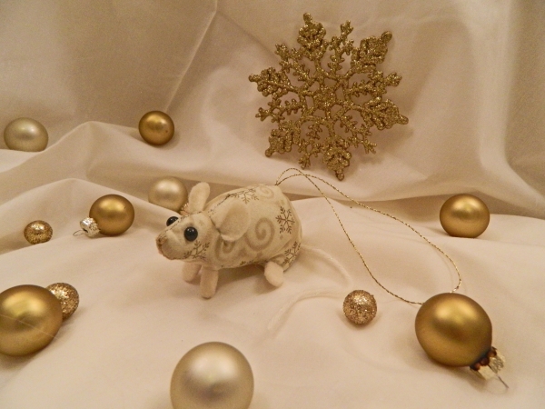 Gold Snowflakes Mouse/Rat Ornament