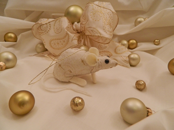 Gold Stardust Mouse/Rat Ornament