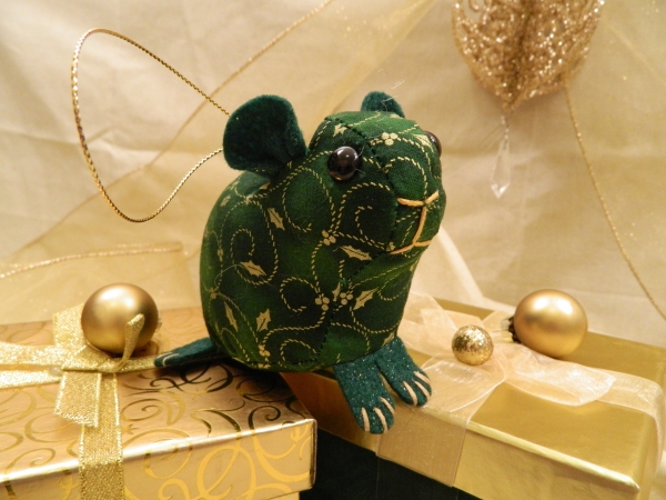 Green with Gold Vines Guinea Pig Ornament