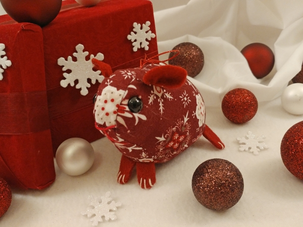 Maroon Snowflakes Guinea Pig Ornament