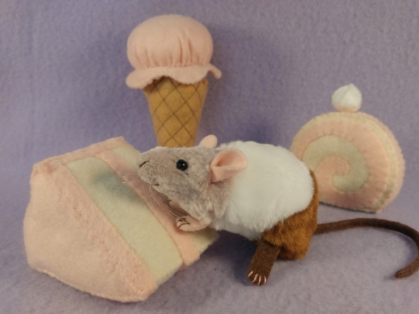 Neapolitan "Poli" Mouse Plushie
