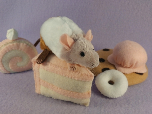 Neapolitan "Poli" Mouse Plushie