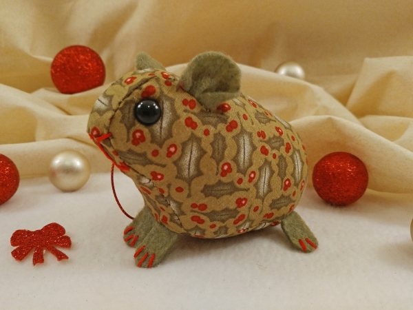 Green Holly Guinea Pig Ornament