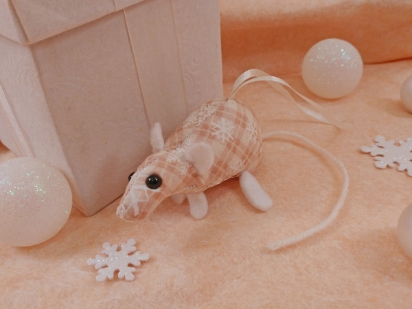 Peach Plaid Mouse/Rat Ornament