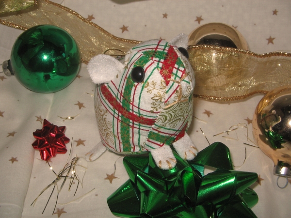 Red & Green on White Guinea Pig Ornament