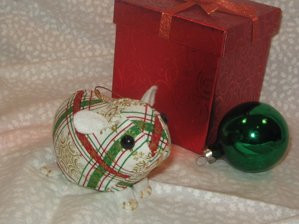 Red & Green on White Guinea Pig Ornament