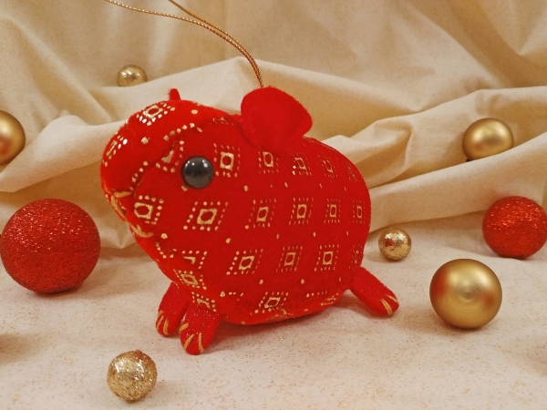 Red Velvet Guinea Pig Ornament