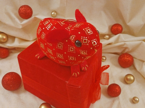 Red Velvet Guinea Pig Ornament