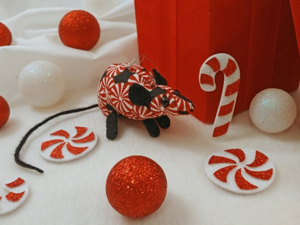 Red & White Candies Mouse/Rat Ornament (Black)