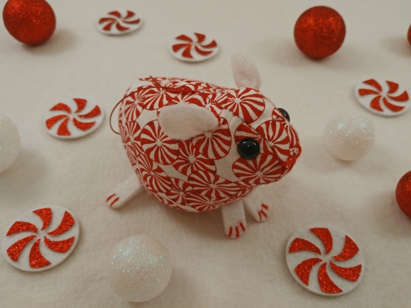 Red & White Candies Guinea Pig Ornament (White)
