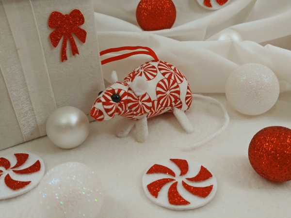 Red & White Candies Mouse/Rat Ornament (White)