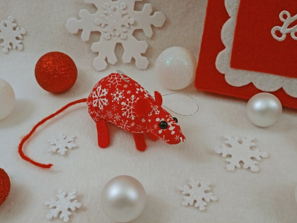 Red with White Snowflakes Mouse/Rat Ornament