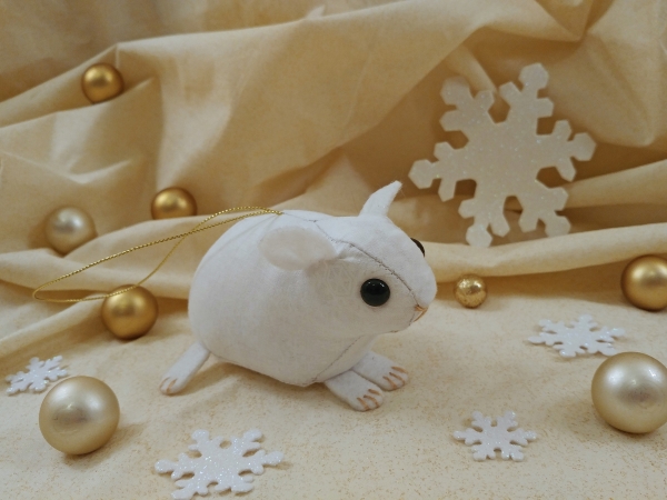 Clone of White Snowflakes Guinea Pig Ornament (Gold)