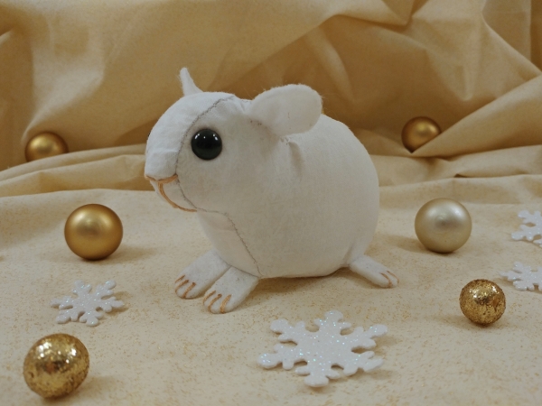 Clone of White Snowflakes Guinea Pig Ornament (Gold)