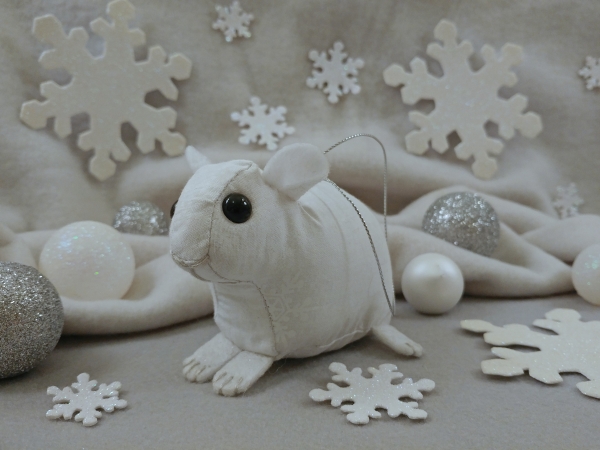 White Snowflakes Guinea Pig Ornament (Silver)