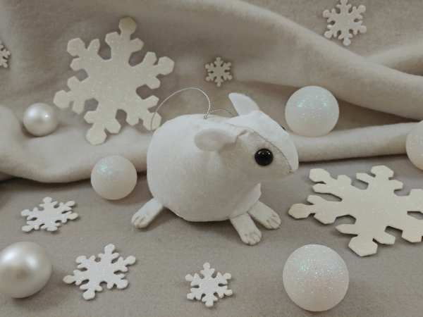 White Snowflakes Guinea Pig Ornament (Silver)