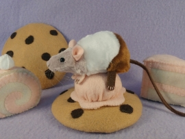 Neapolitan "Poli" Mouse Plushie