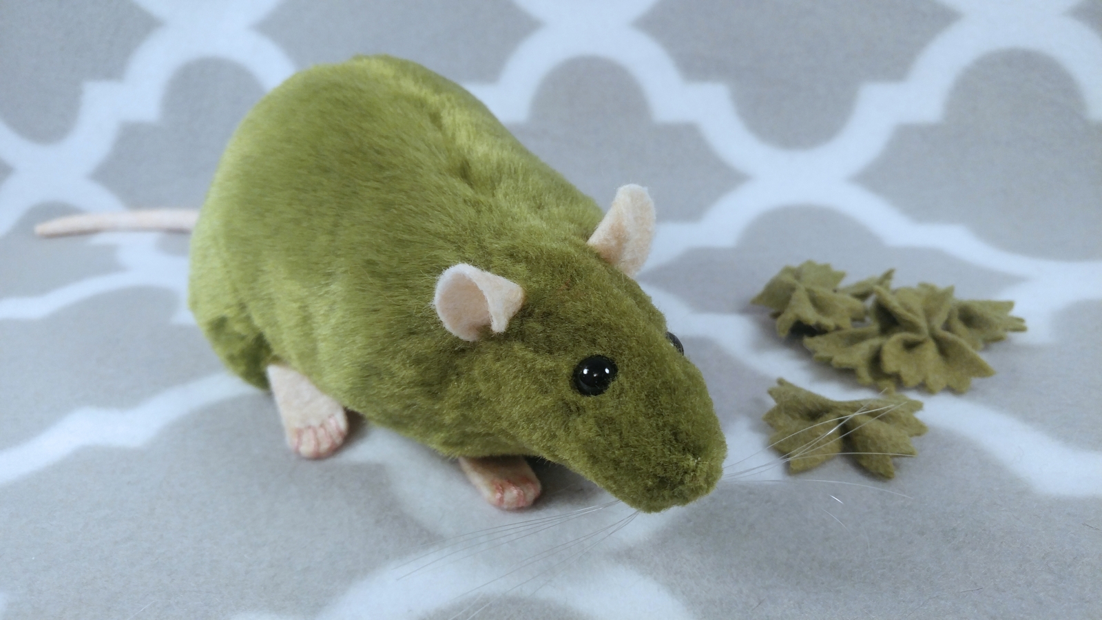 https://www.citrinemouse.net/sites/citrinemouse.indiemade.com/files/imagecache/im_clientsite_product_zoom/pea_green_rat_1.jpg