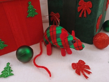 Red Plaid Mouse/Rat Ornament (Cotton)